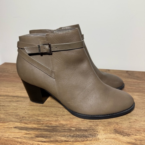 Vionic Elegant Taupe Ankle Boots, Women’s 10 - Picture 1 of 8